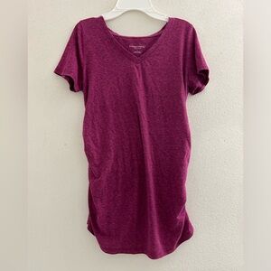 Maternity Liz Lange Short Sleeve V-Neck Top in fuchsia! Size small